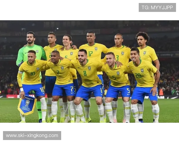 足球球星亚当斯是哪国人 他在足球世界的成就与影响力分析